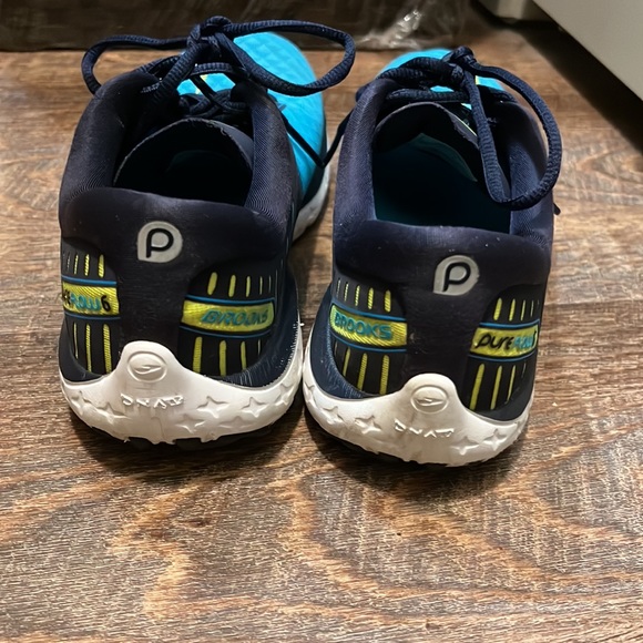 Brooks running shoes - Picture 3 of 3